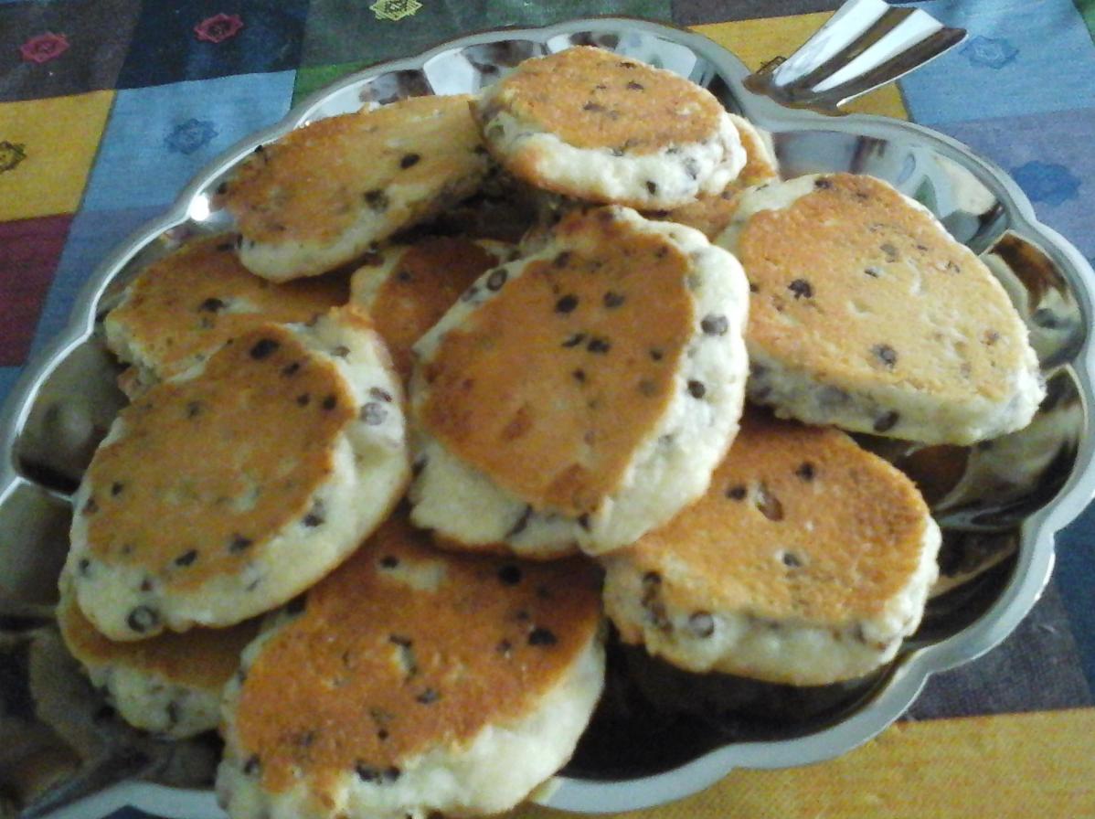 biscotti con granella di mandorle e noci